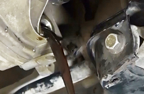 手動(dòng)變速器油更換